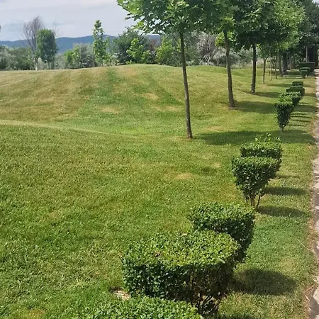 Boutique Modern Studio, Free Parking, Wi-fi, Tv, Pool View, Garden, Quiet, Security, 15 Min Walk To The Sea * Sunny Beach